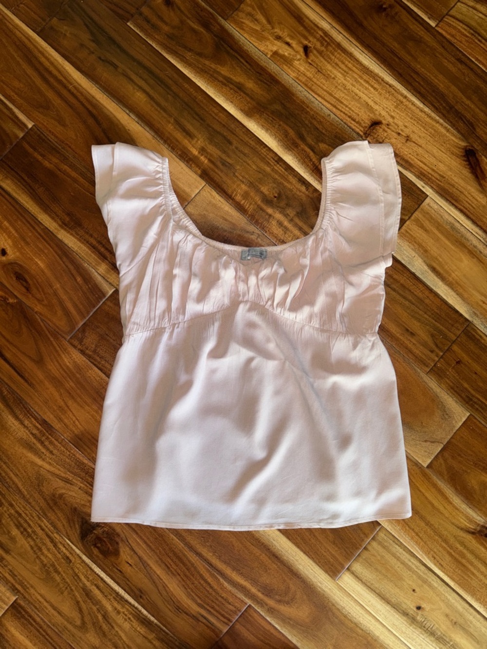 Women’s  ruffle sleeve top